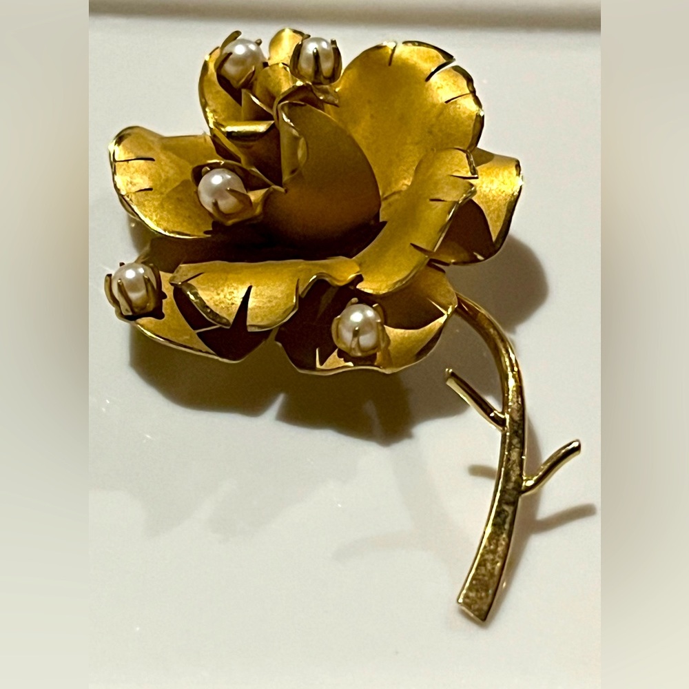 Vintage ISP 12KT GF Flower Brooch